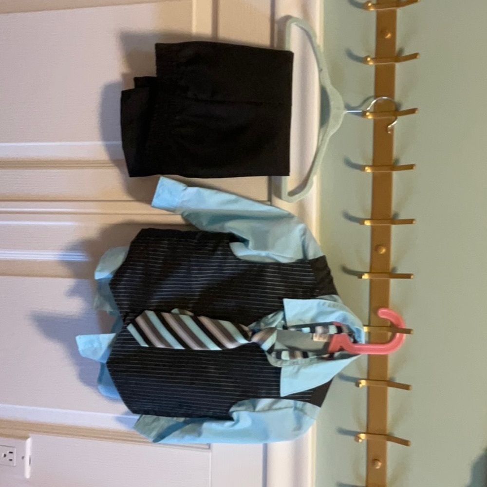 Toddlers 4 piece suit